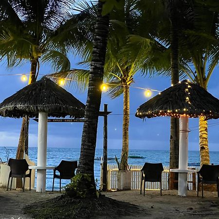 Treasure Beach Resort Carles 外观 照片