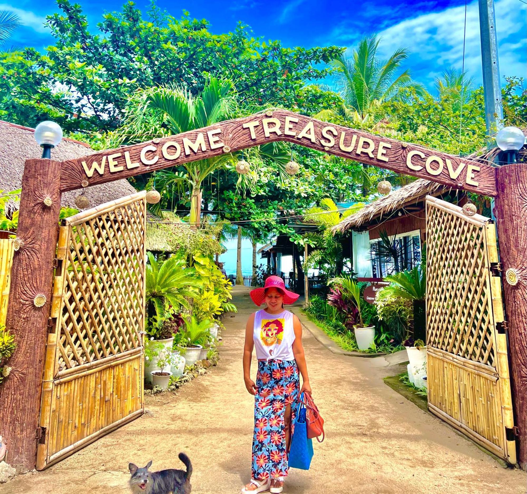 Treasure Beach Resort Carles 外观 照片