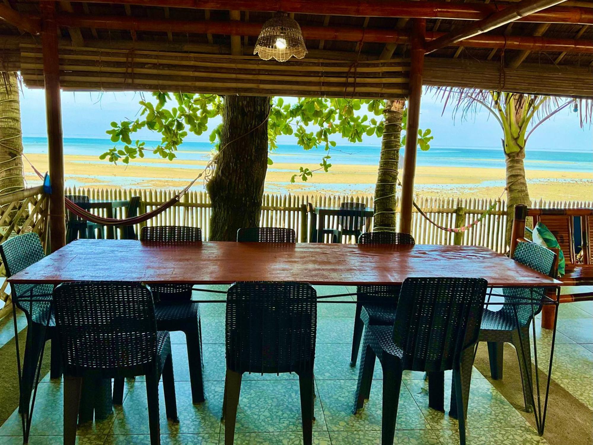 Treasure Beach Resort Carles 外观 照片