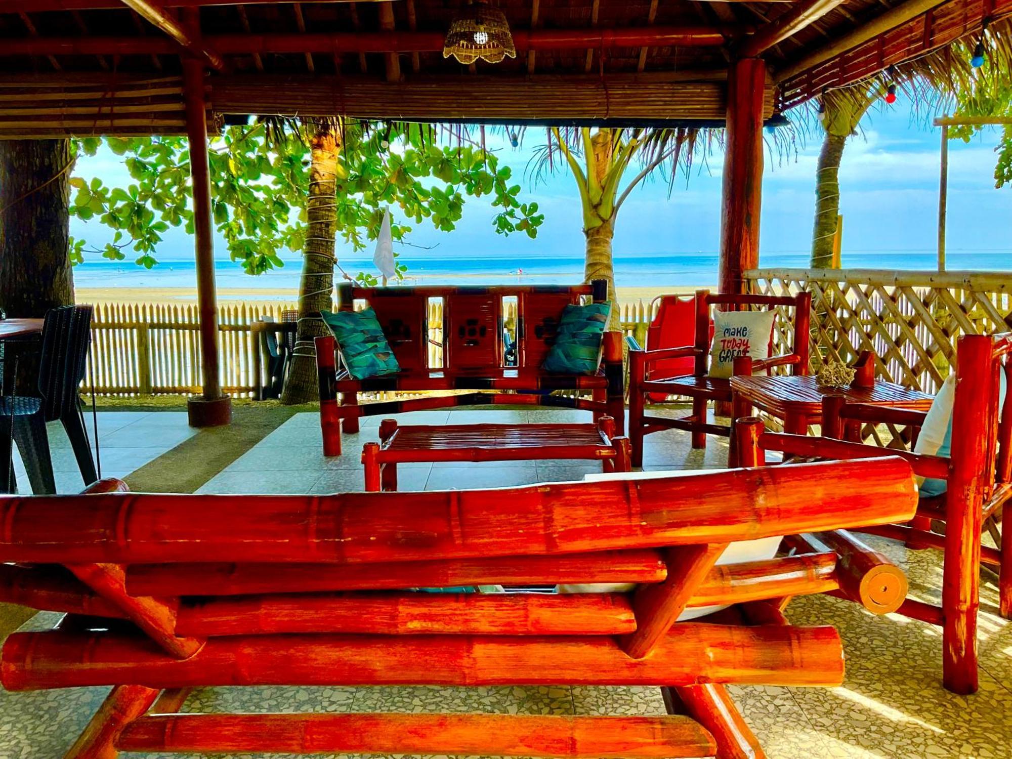 Treasure Beach Resort Carles 外观 照片