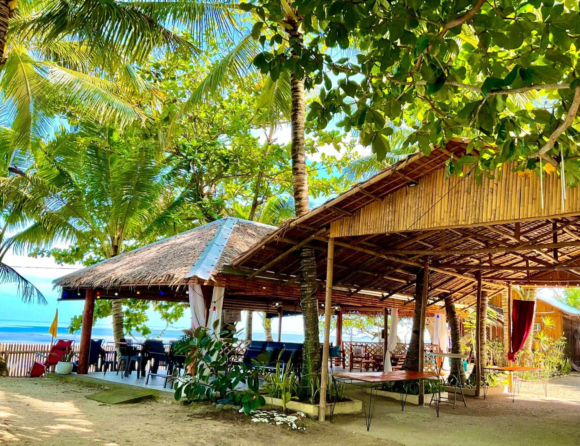 Treasure Beach Resort Carles 外观 照片