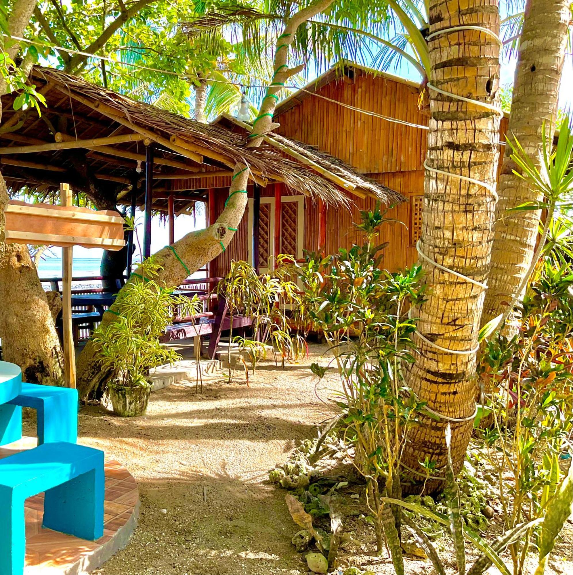 Treasure Beach Resort Carles 外观 照片