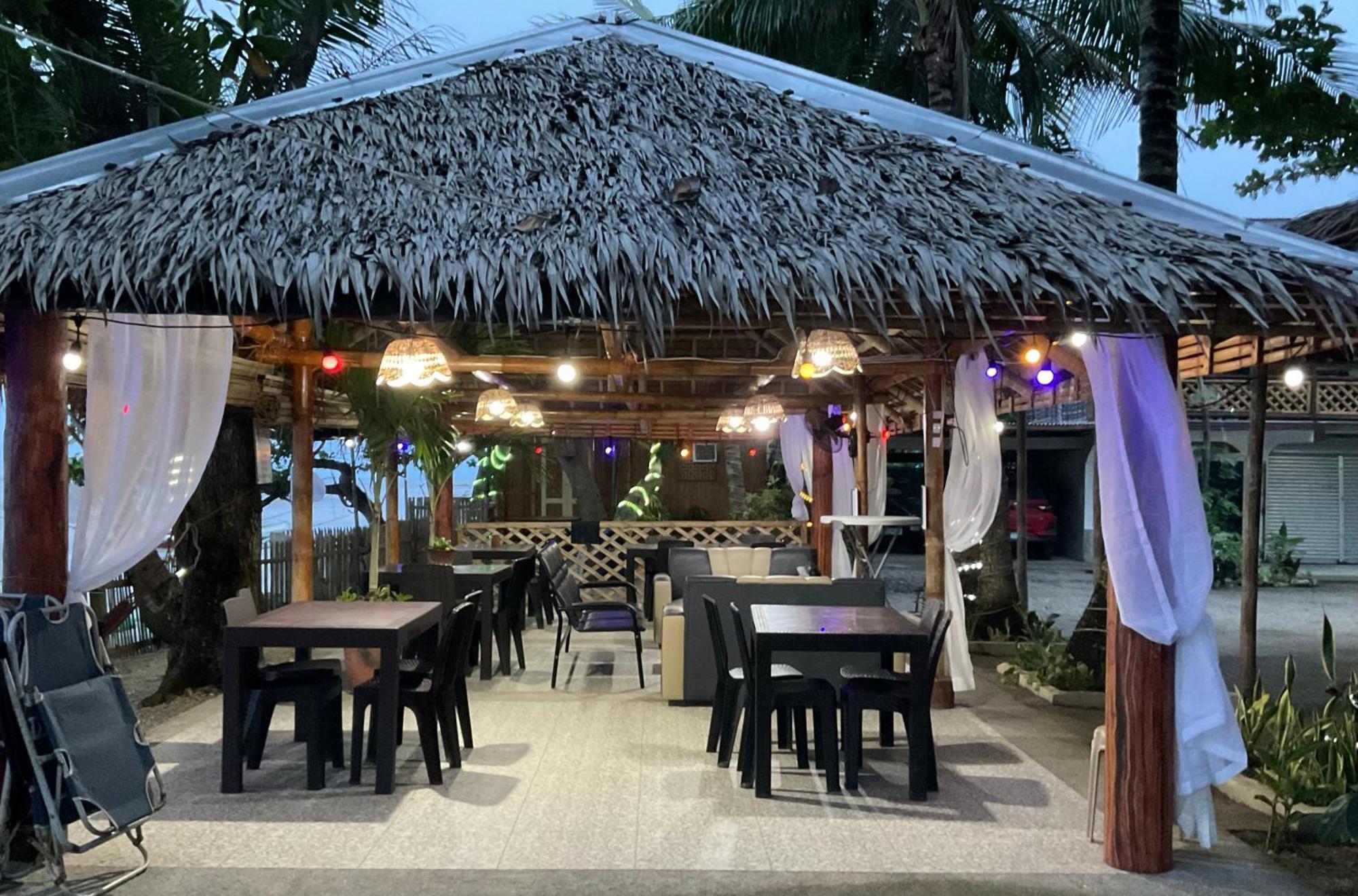 Treasure Beach Resort Carles 外观 照片