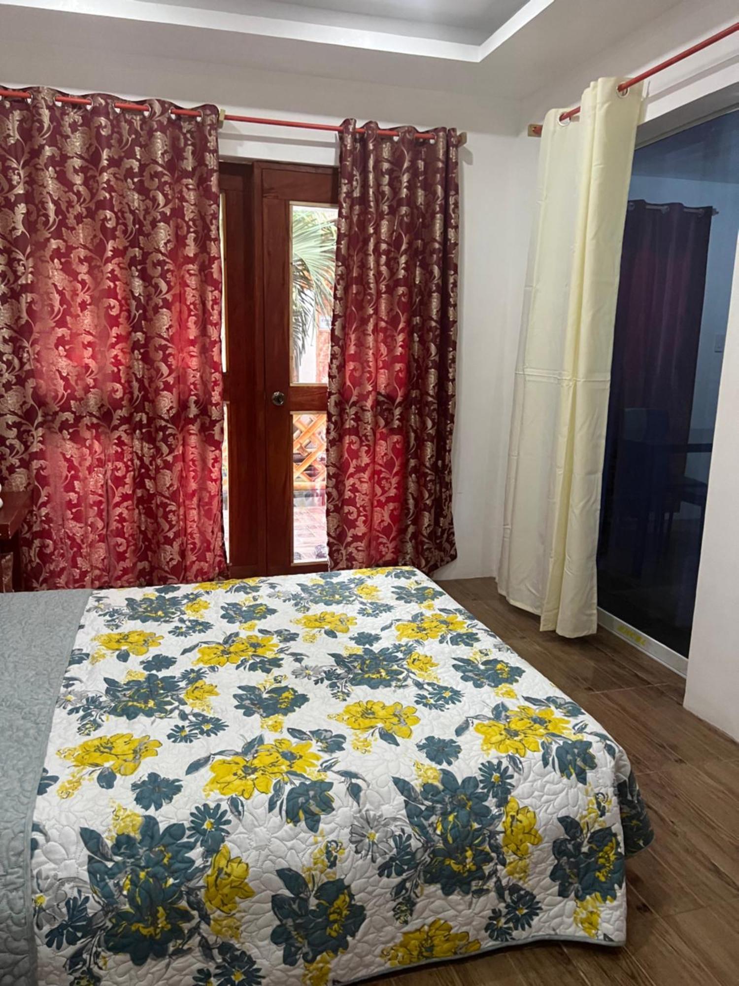 Treasure Beach Resort Carles 外观 照片