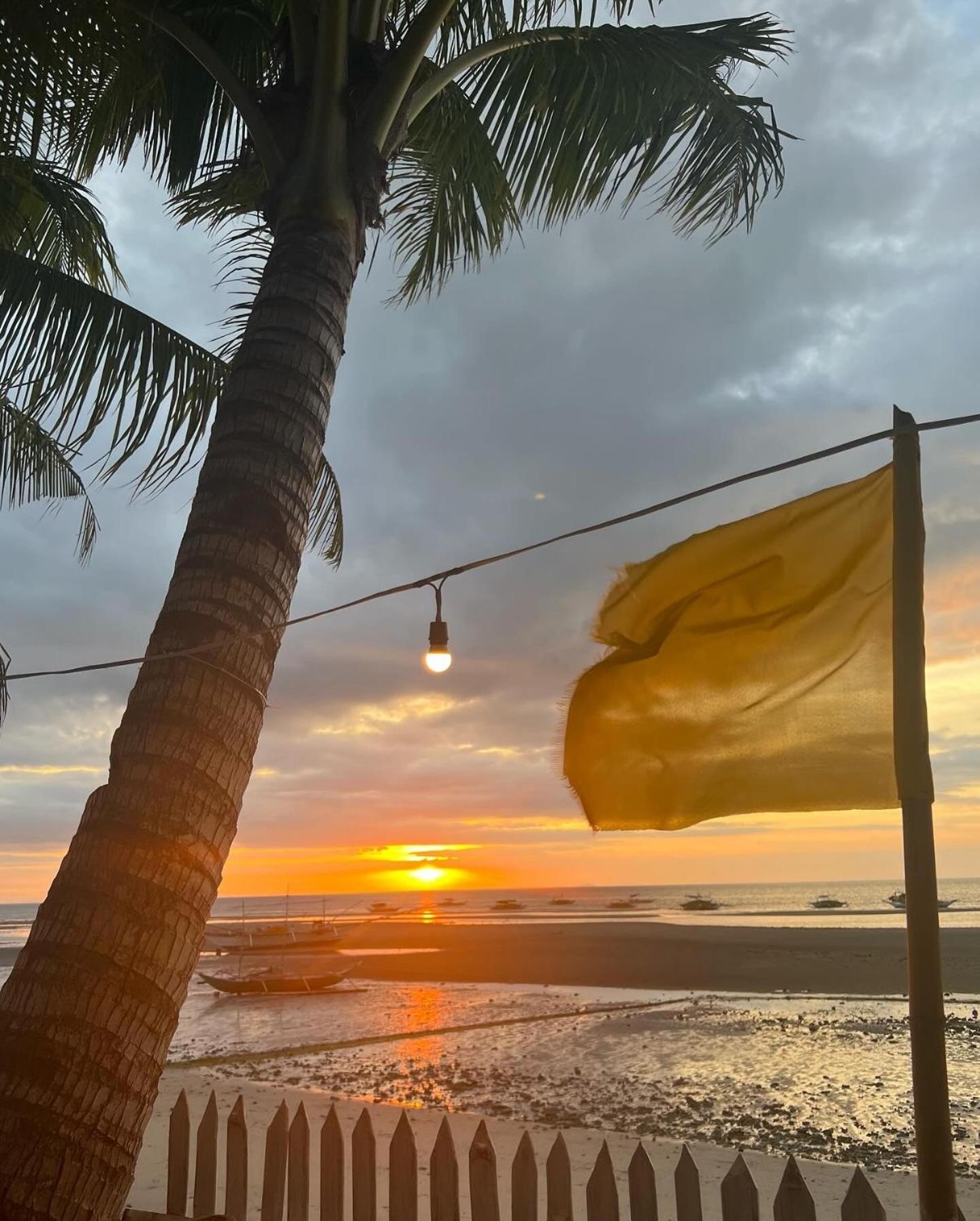 Treasure Beach Resort Carles 外观 照片