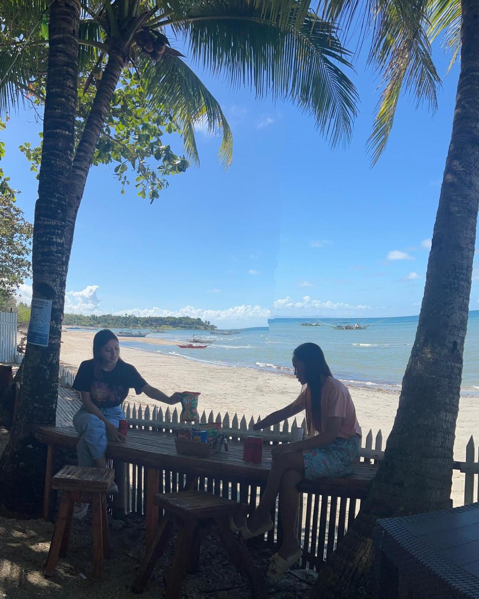 Treasure Beach Resort Carles 外观 照片